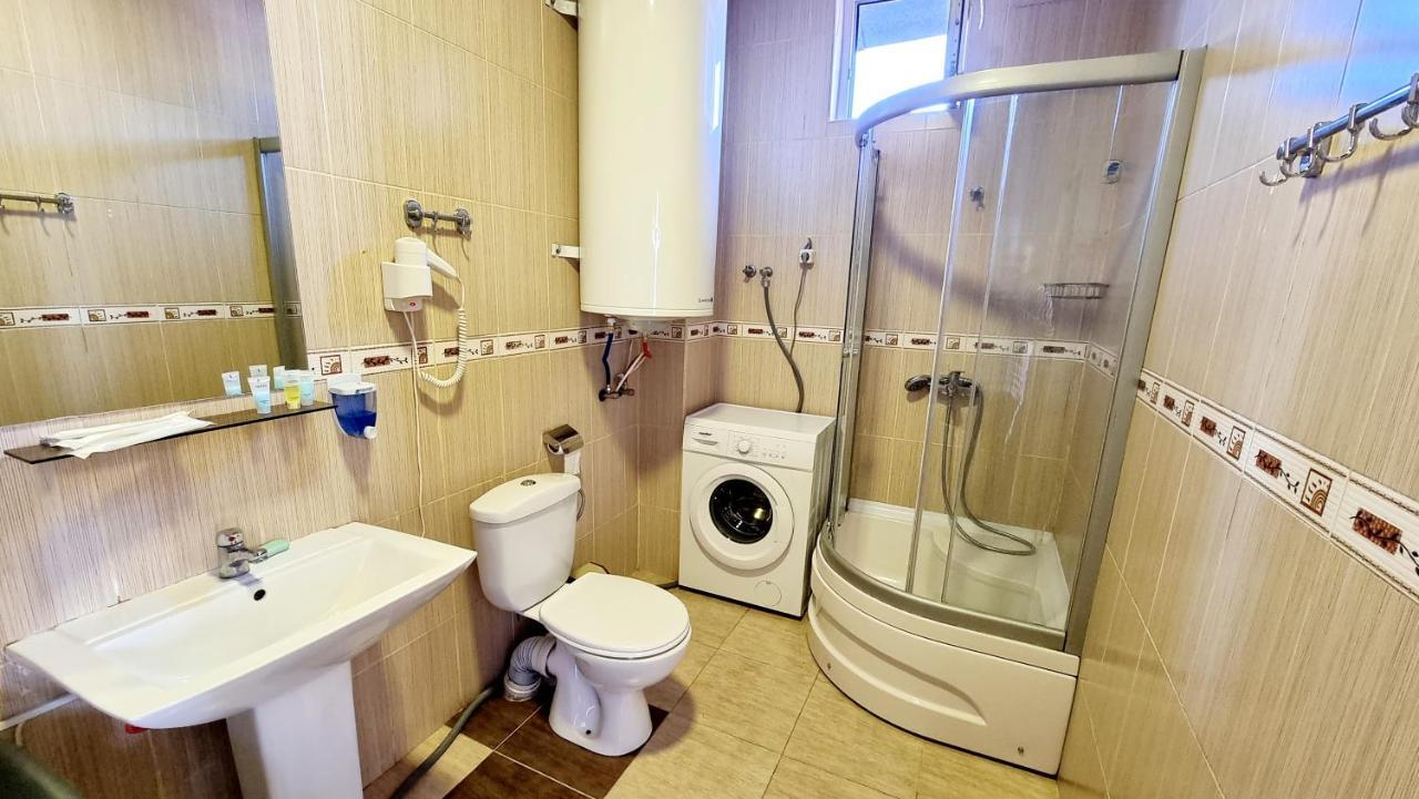 Old Batumi Mgzavrebi Apartments المظهر الخارجي الصورة