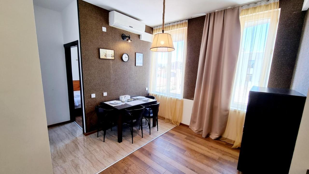 Old Batumi Mgzavrebi Apartments المظهر الخارجي الصورة