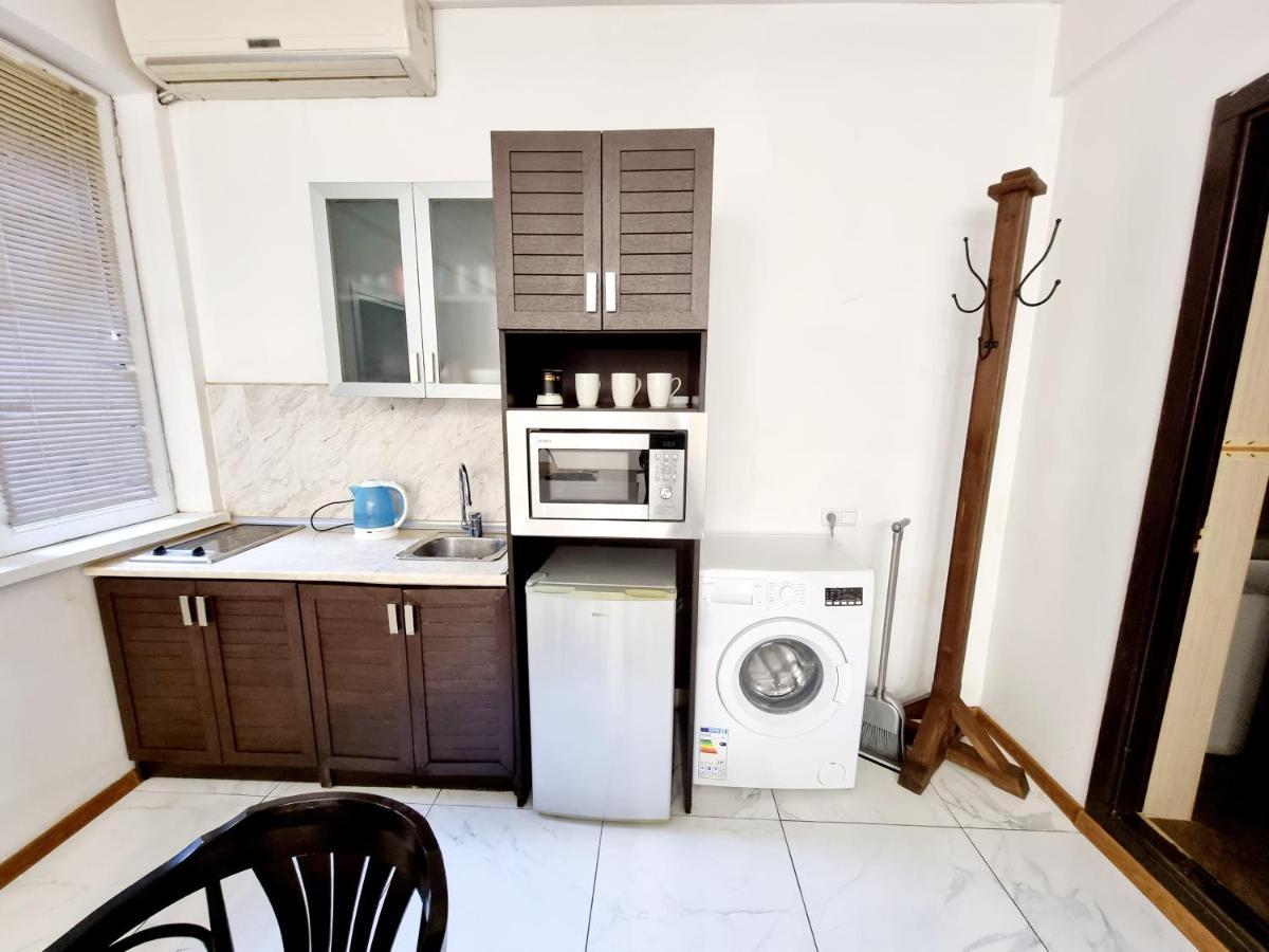 Old Batumi Mgzavrebi Apartments المظهر الخارجي الصورة
